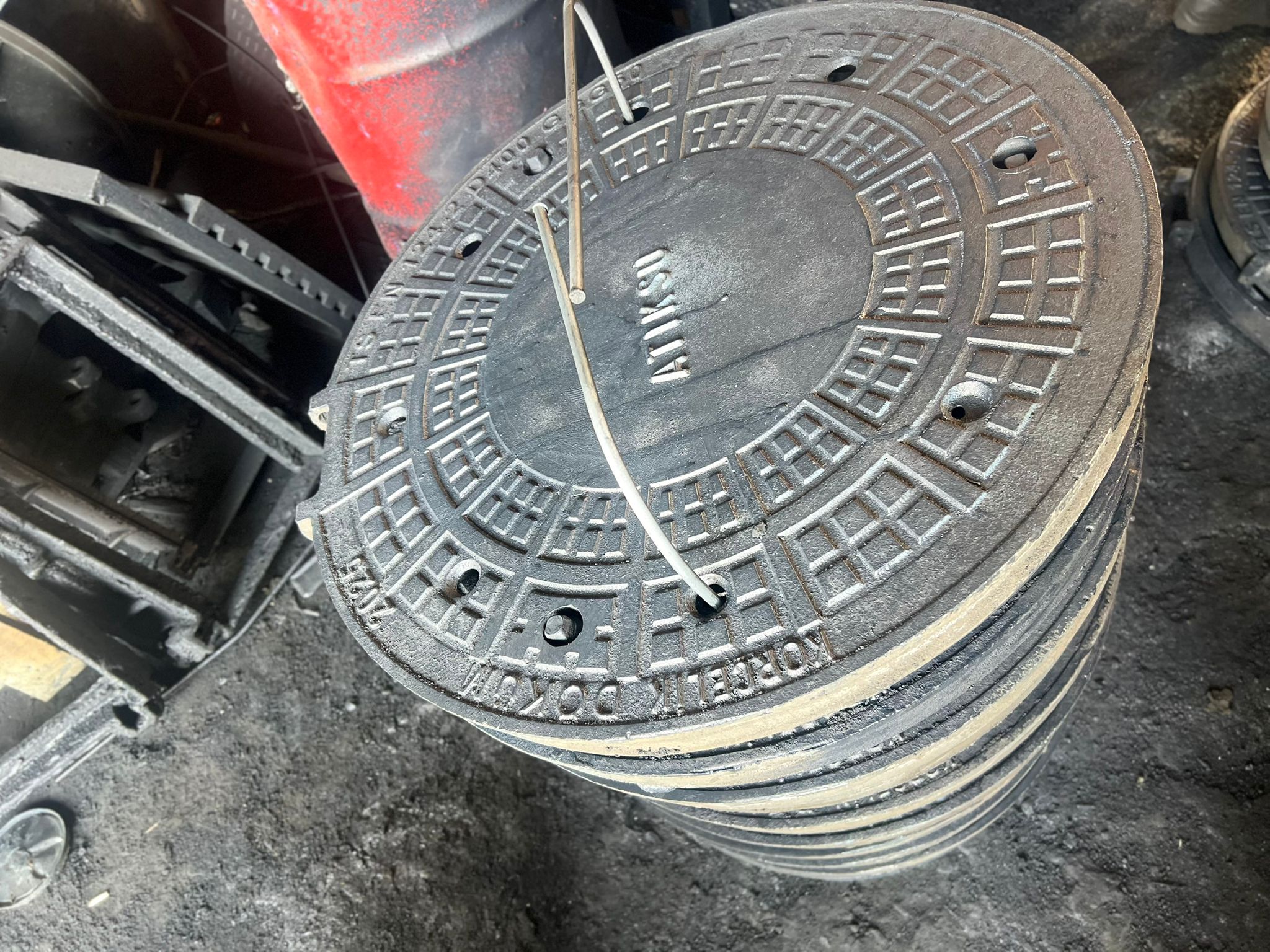 Menhol Rögar Kapakları